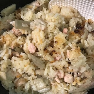 鶏肉とごぼうと油揚げの炊き込みごはん